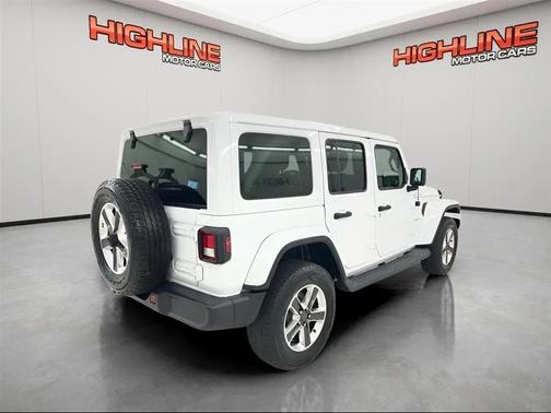 Bright White Clearcoat 2018 Jeep Wrangler Unlimited Sahara