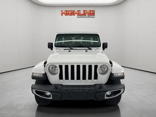 Bright White Clearcoat 2018 Jeep Wrangler Unlimited Sahara