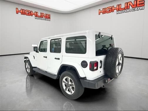 Bright White Clearcoat 2018 Jeep Wrangler Unlimited Sahara