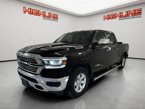 Diamond Black Crystal Pearlcoat 2019 RAM 1500 Laramie