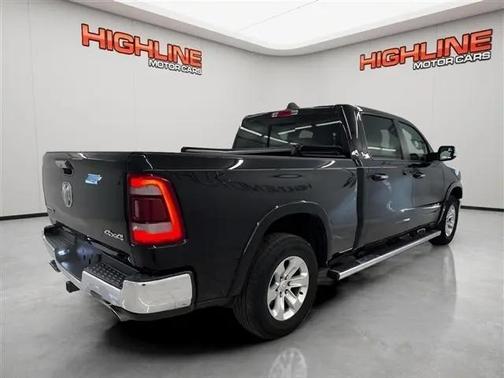 Diamond Black Crystal Pearlcoat 2019 RAM 1500 Laramie