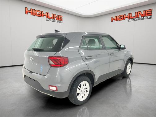 2022 Hyundai VENUE SE