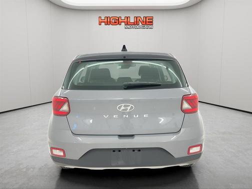 2022 Hyundai VENUE SE