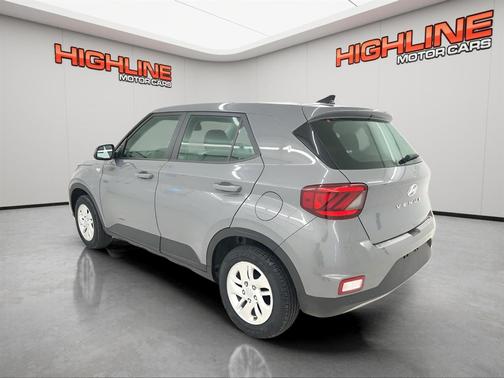 2022 Hyundai VENUE SE