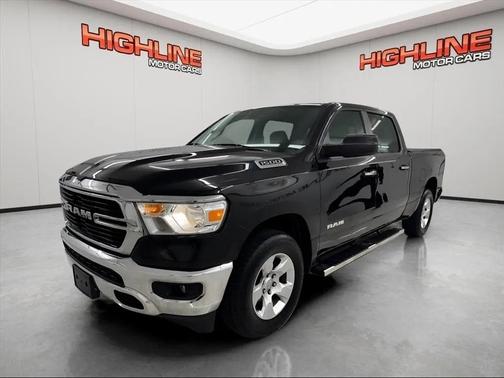 Diamond Black Crystal Pearlcoat 2020 RAM 1500 Big Horn/Lone Star