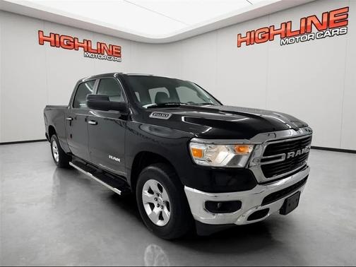 Diamond Black Crystal Pearlcoat 2020 RAM 1500 Big Horn/Lone Star