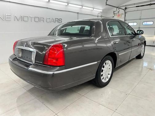 Charcoal Beige Clearcoat Metallic 2007 Lincoln Town Car Signature