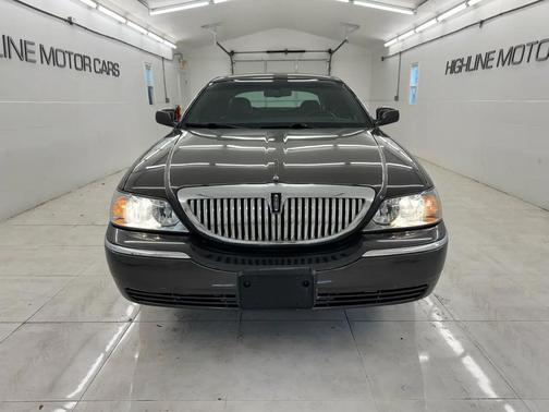 Charcoal Beige Clearcoat Metallic 2007 Lincoln Town Car Signature