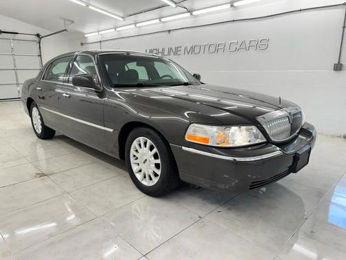 Charcoal Beige Clearcoat Metallic 2007 Lincoln Town Car Signature