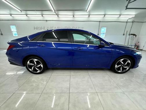 2022 Hyundai ELANTRA Limited
