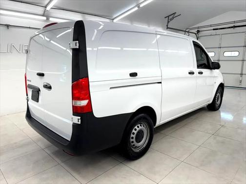 2022 Mercedes-Benz Metris Base