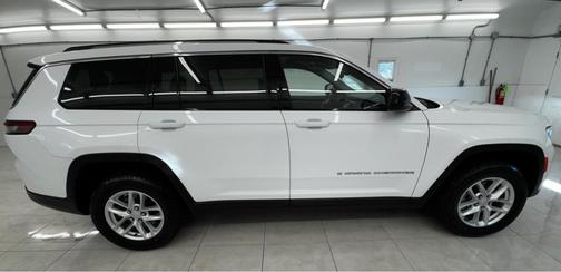 2022 Jeep Grand Cherokee L Laredo