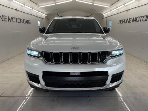2022 Jeep Grand Cherokee L Laredo