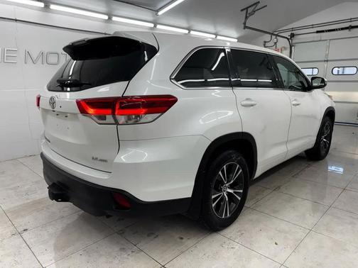 2018 Toyota Highlander LE