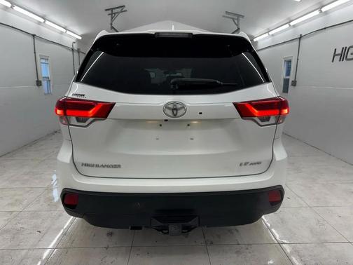 2018 Toyota Highlander LE