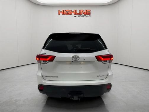 2018 Toyota Highlander LE