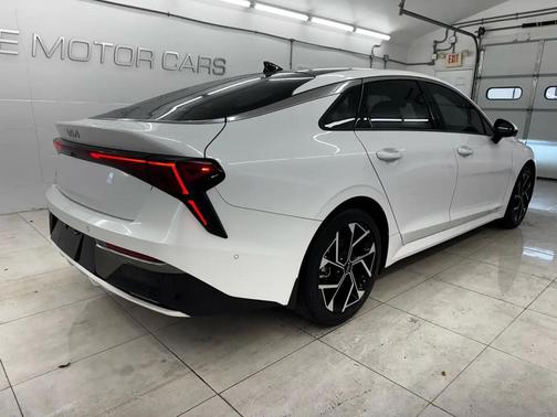 2025 Kia K5 EX