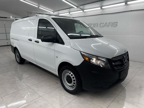 2017 Mercedes-Benz Metris Base