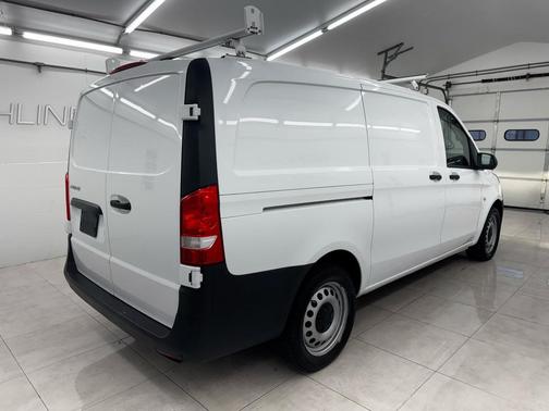 2017 Mercedes-Benz Metris Base