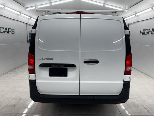 2017 Mercedes-Benz Metris Base