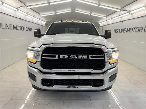 2024 RAM 3500 Tradesman Crew Cab 4x4 8' Box
