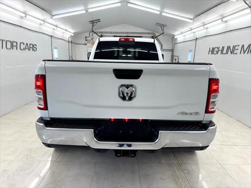 2024 RAM 3500 Tradesman Crew Cab 4x4 8' Box