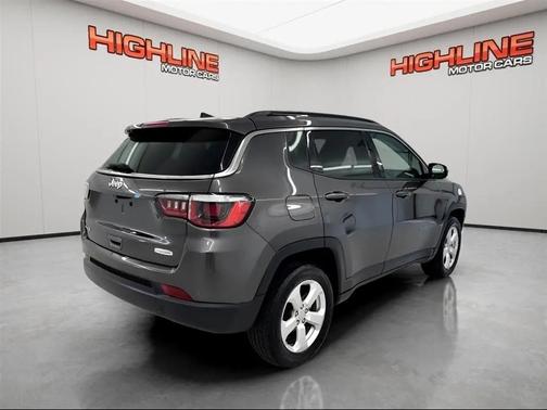 Granite Crystal Metallic Clearcoat 2020 Jeep Compass Latitude