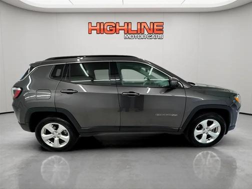 Granite Crystal Metallic Clearcoat 2020 Jeep Compass Latitude