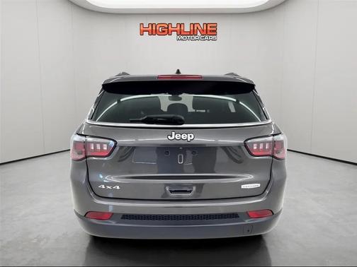 Granite Crystal Metallic Clearcoat 2020 Jeep Compass Latitude