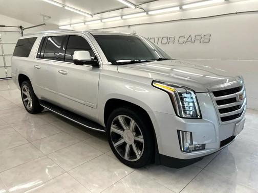 2016 Cadillac Escalade ESV Luxury