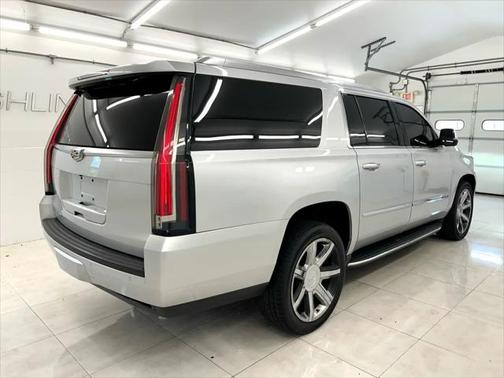 2016 Cadillac Escalade ESV Luxury