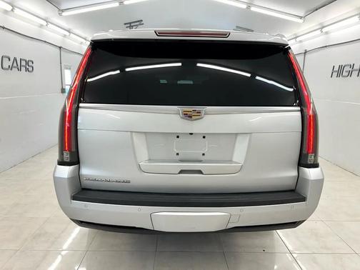 2016 Cadillac Escalade ESV Luxury