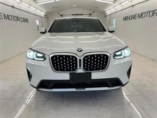 White 2023 BMW X4 xDrive30i