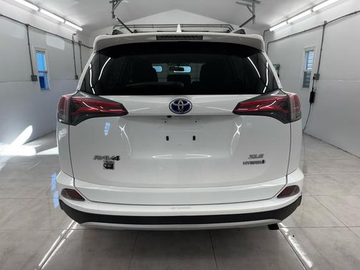 2016 Toyota RAV4 Hybrid XLE