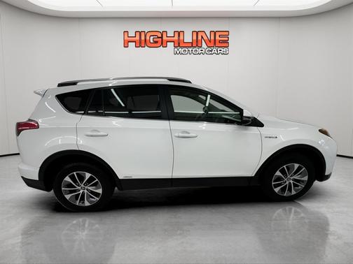 2016 Toyota RAV4 Hybrid XLE