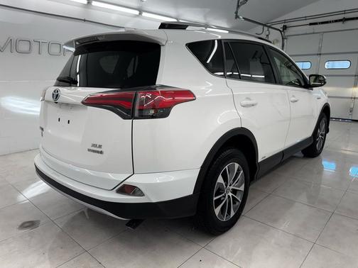 2016 Toyota RAV4 Hybrid XLE