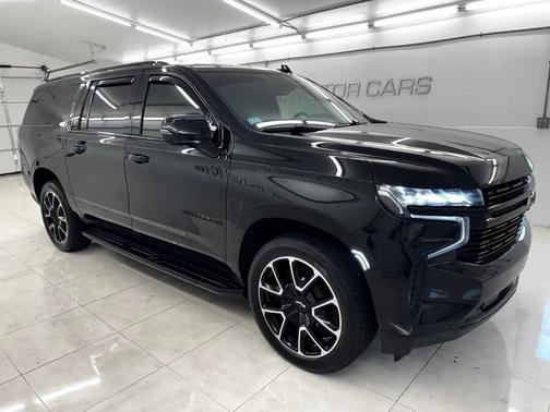 2023 Chevrolet Suburban RST