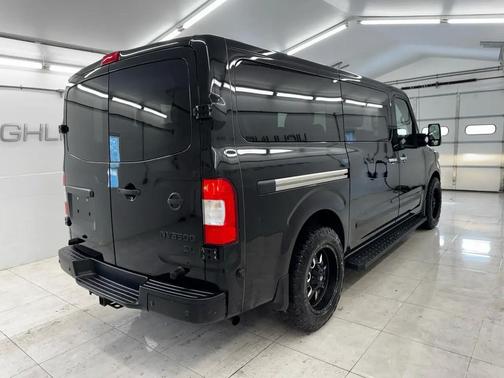 2017 Nissan NV Passenger NV3500 HD SL V8