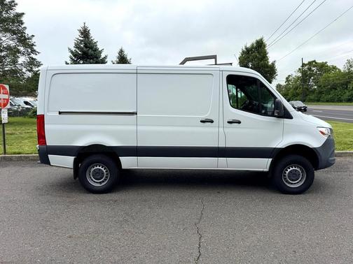 2019 Mercedes-Benz Sprinter 2500 Standard Roof