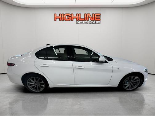 2023 Alfa Romeo Giulia Ti