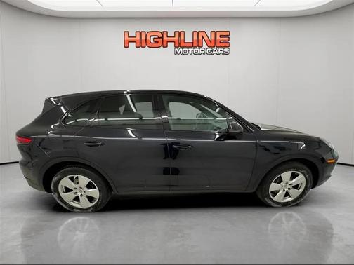 Moonlight Blue Metallic 2020 Porsche Cayenne Cayenne