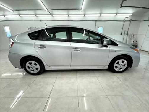 2010 Toyota Prius III