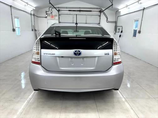 2010 Toyota Prius III