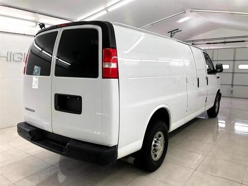 Summit White 2019 Chevrolet Express 2500 Work Van