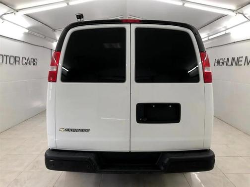Summit White 2019 Chevrolet Express 2500 Work Van