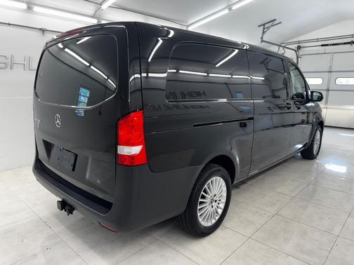 2023 Mercedes-Benz Metris Base