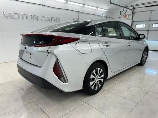 Classic Silver Metallic 2022 Toyota Prius Prime Limited