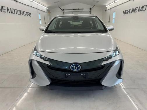Classic Silver Metallic 2022 Toyota Prius Prime Limited