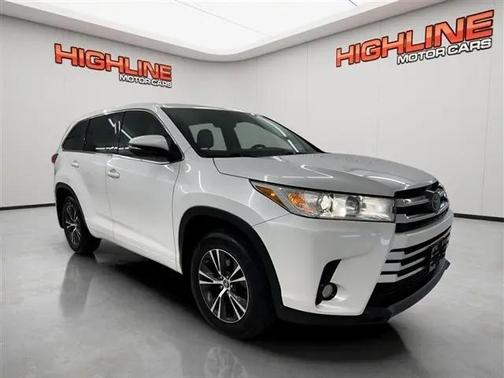 Blizzard Pearl 2018 Toyota Highlander LE Plus