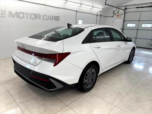 2024 Hyundai ELANTRA HEV Blue